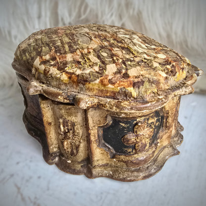 Rare 17th Century Venetian Baroque Casket – Gilt Wood, Silver Brocade & Early Printed Paper, c.1680–1700