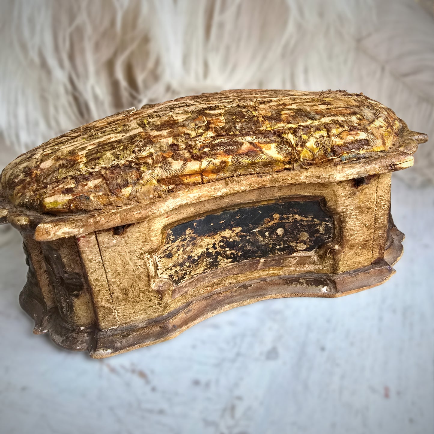 Rare 17th Century Venetian Baroque Casket – Gilt Wood, Silver Brocade & Early Printed Paper, c.1680–1700