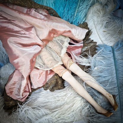 1920s Boudoir Cloth Sofa Doll (33.5" / 85 cm)