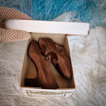 French Pair of 1920s Satin Flapper Shoes with Original Box