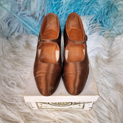 French Pair of 1920s Satin Flapper Shoes with Original Box