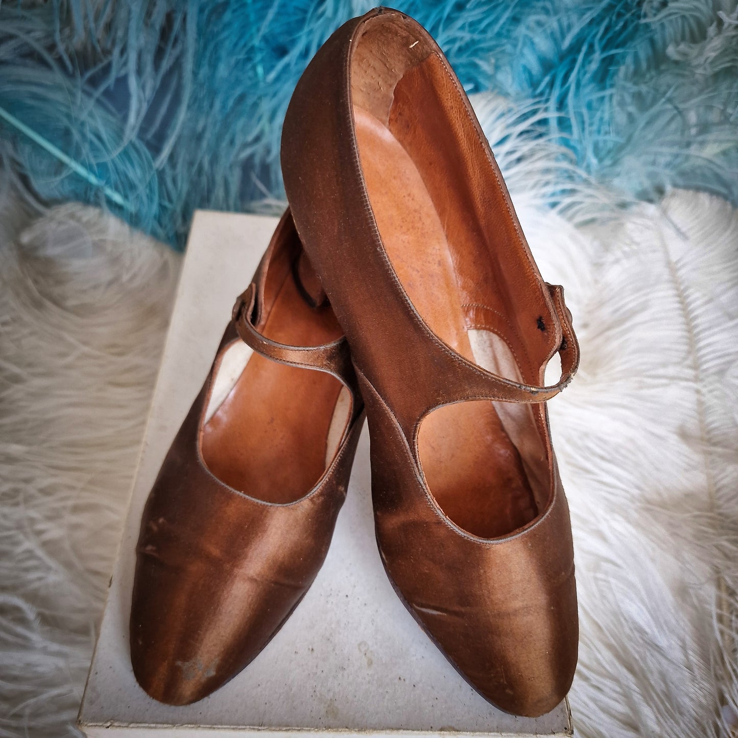 French Pair of 1920s Satin Flapper Shoes with Original Box