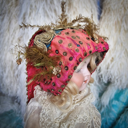 Late 17th to early 18th century child’s Bonnet from France