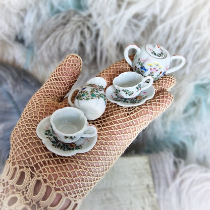 19th Century Chinese Miniature tea Set Porcelain
