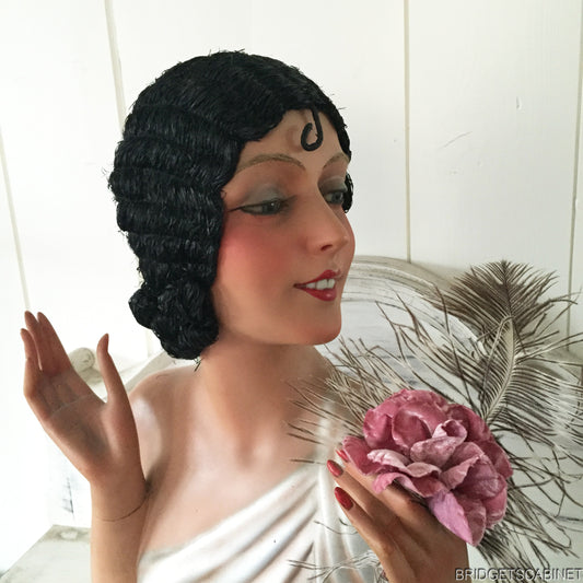 1920s Flapper Wig with Curl