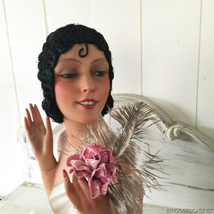 1920s Flapper Wig with Curl