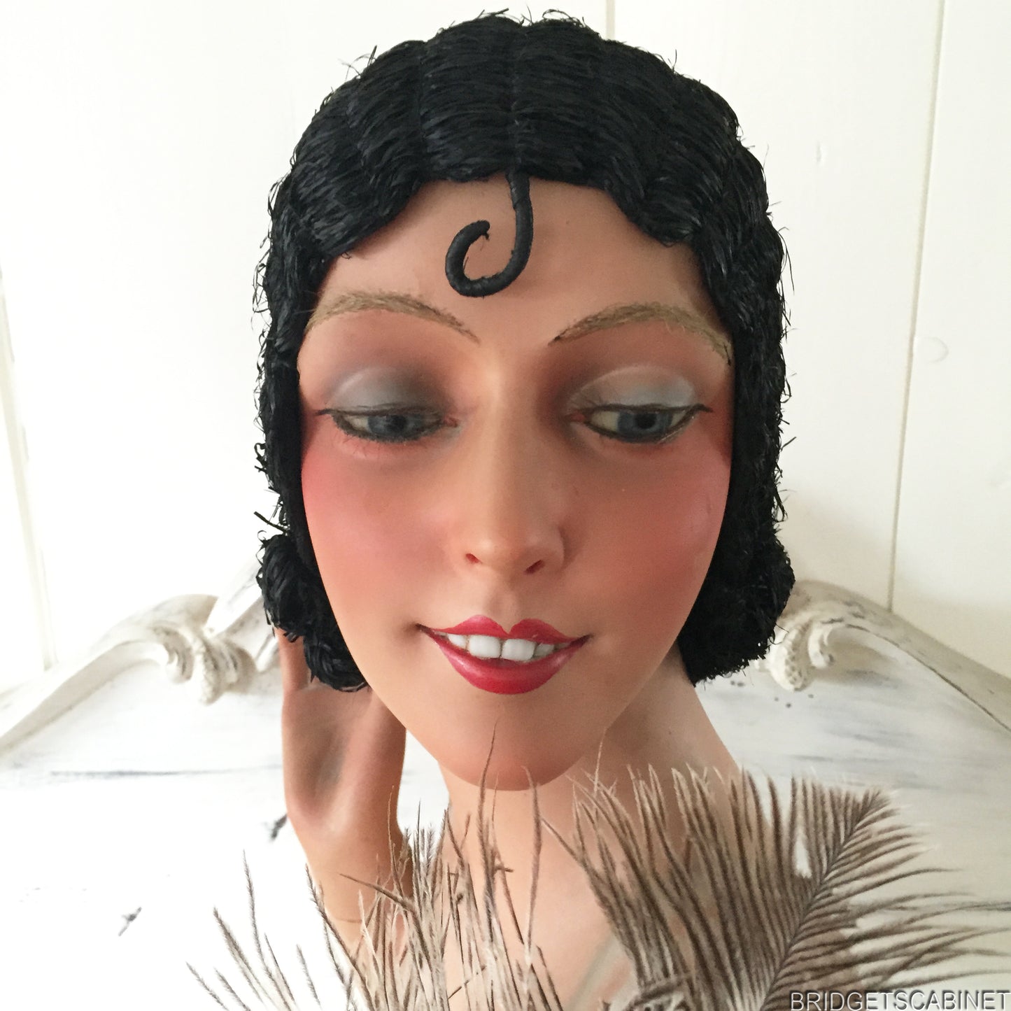 1920s Flapper Wig with Curl