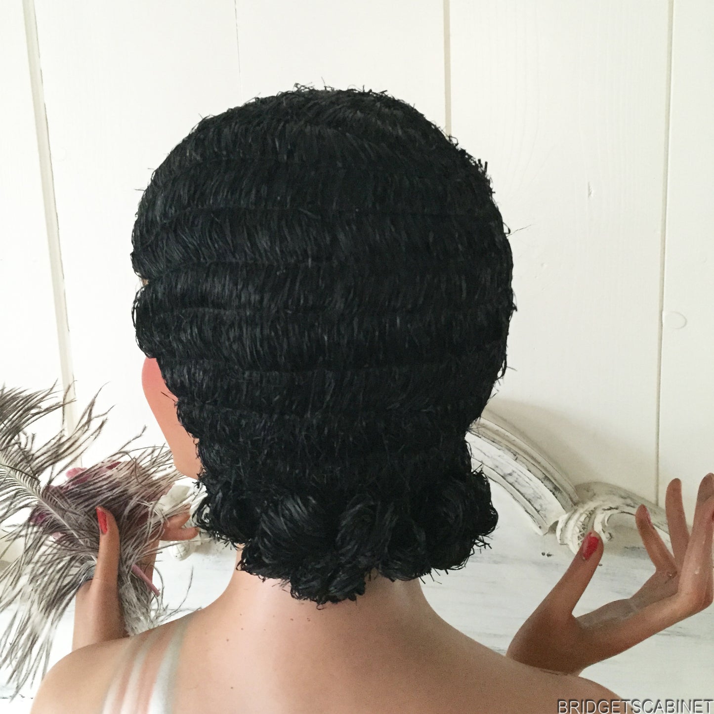 1920s Flapper Wig with Curl