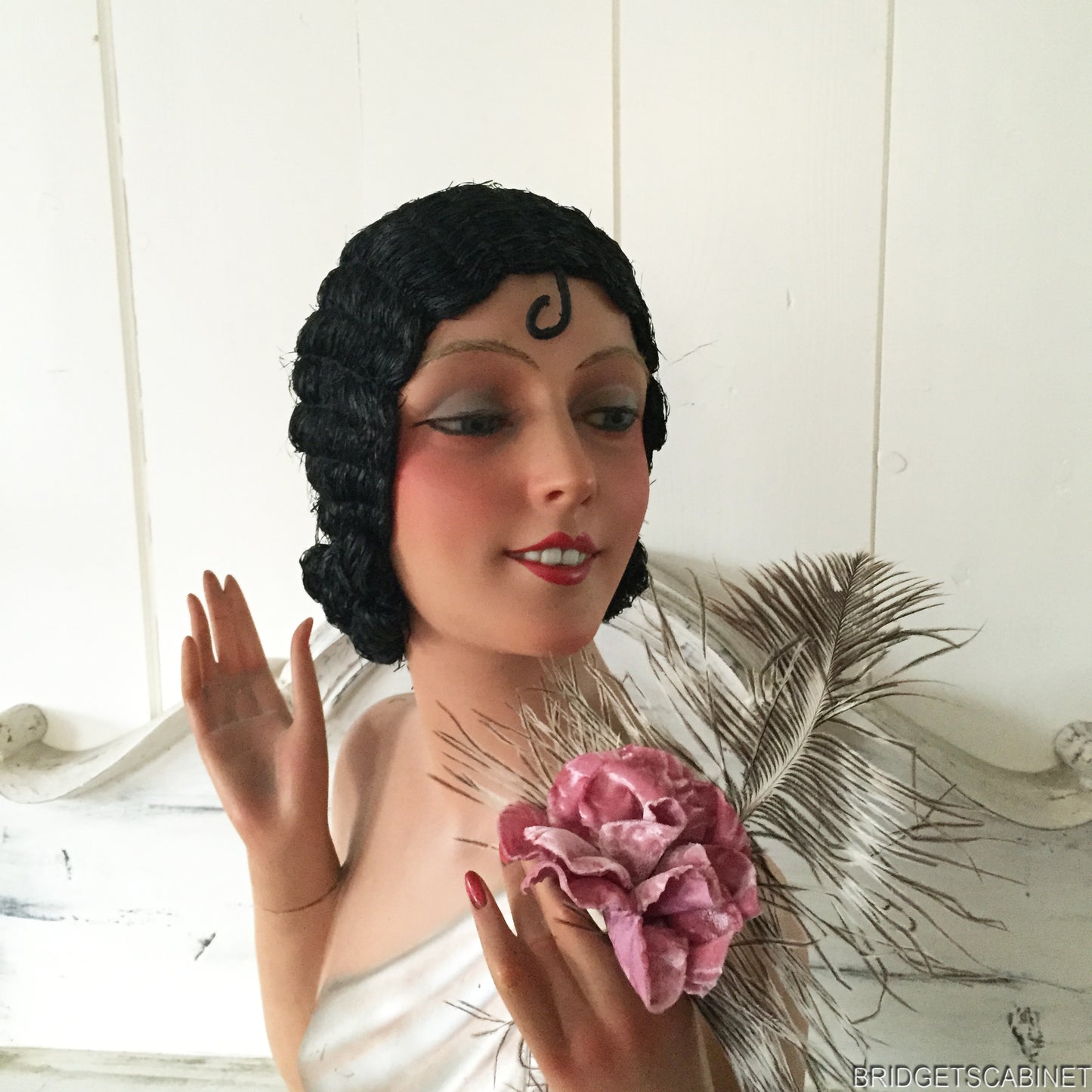 1920s Flapper Wig with Curl