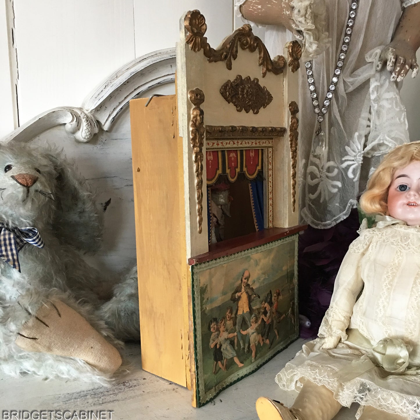 Guignol Puppet Theater w 2 Puppets