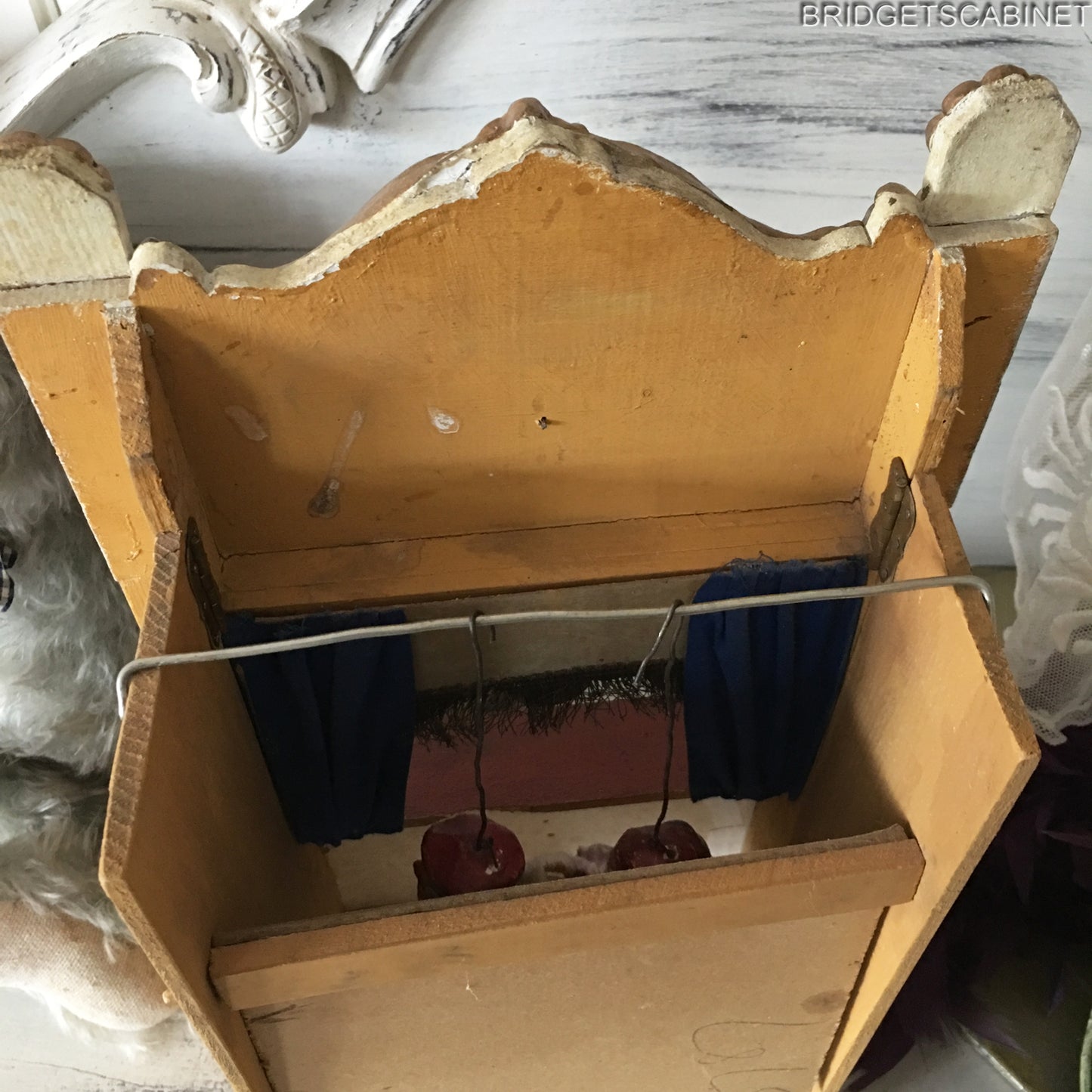 Guignol Puppet Theater w 2 Puppets