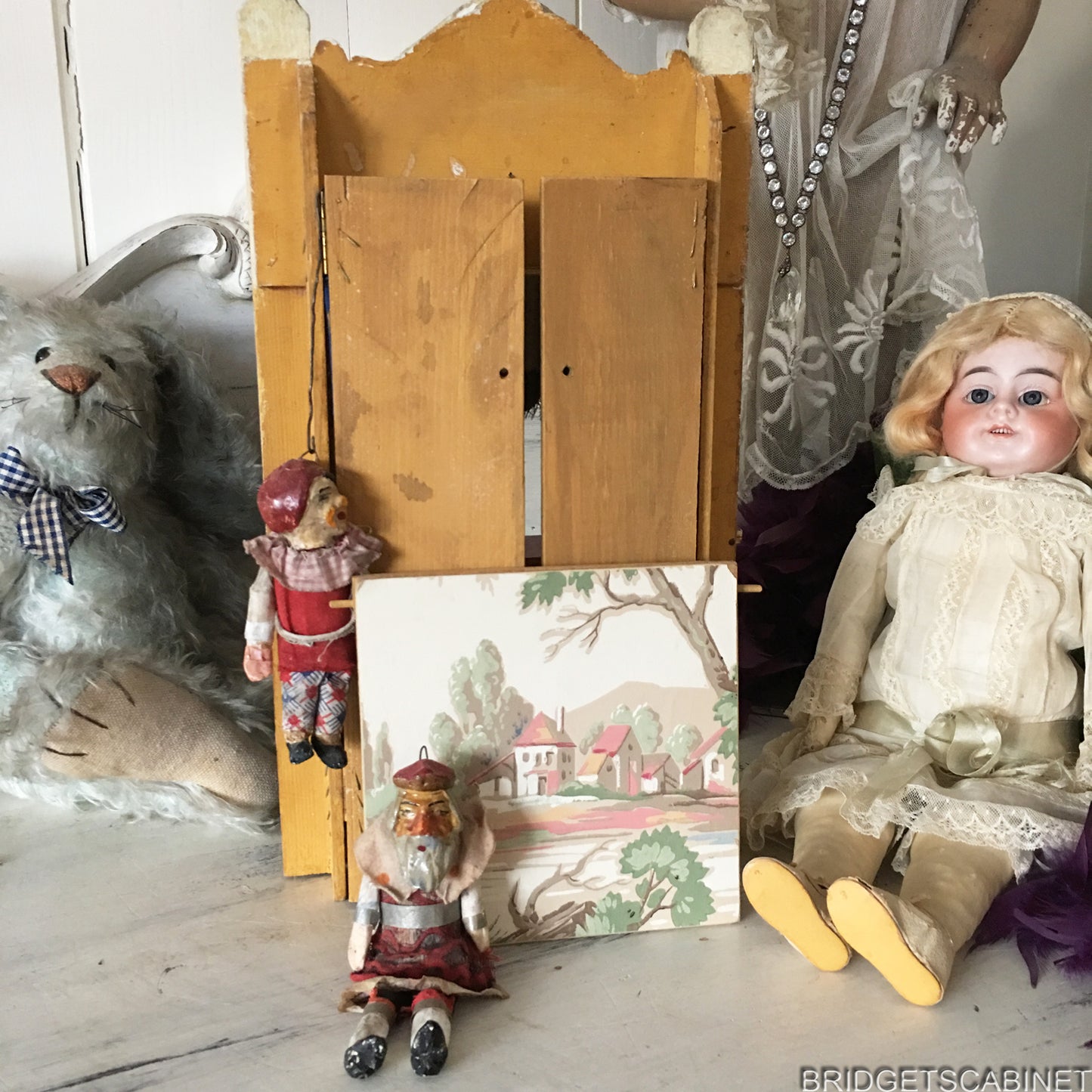 Guignol Puppet Theater w 2 Puppets