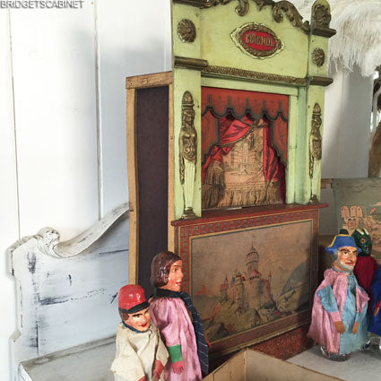 Guignol Puppet Theater with 4 Puppets