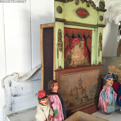 Guignol Puppet Theater with 4 Puppets