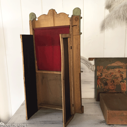 Guignol Puppet Theater with 4 Puppets