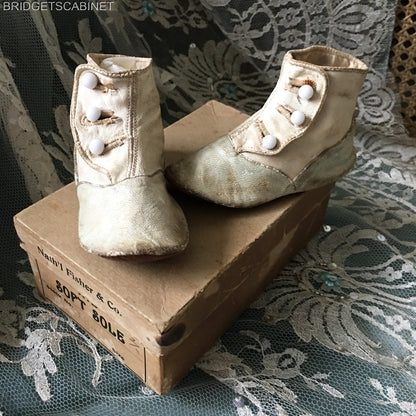 1870s Rare Original Boxed Toddler Shoes