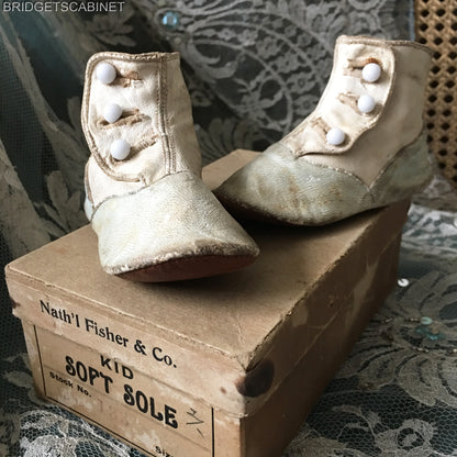 1870s Rare Original Boxed Toddler Shoes
