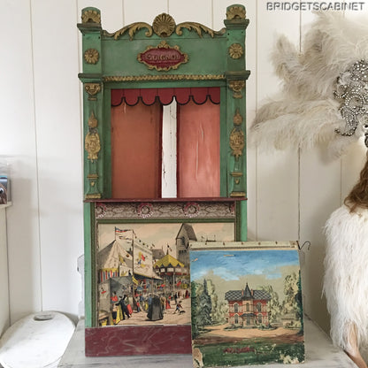 Guignol Puppet Theater with 6 Puppets