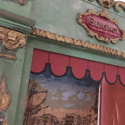 Guignol Puppet Theater with 6 Puppets