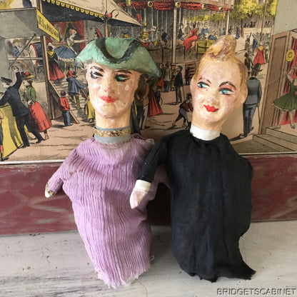 Guignol Puppet Theater with 6 Puppets