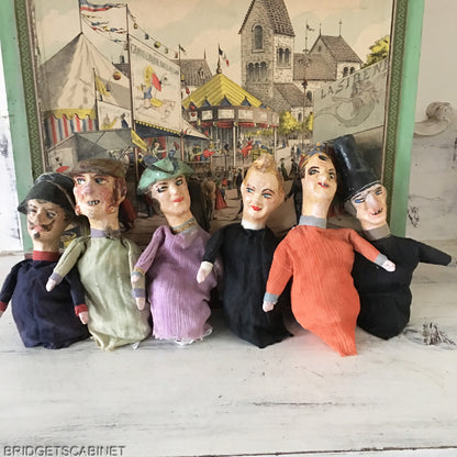 Guignol Puppet Theater with 6 Puppets