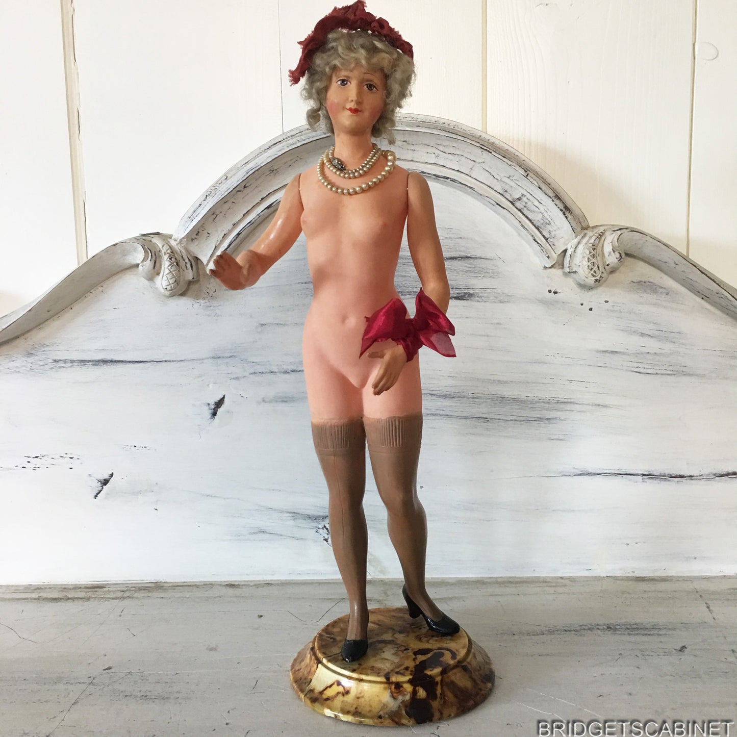 1950s Countertop Doll Display