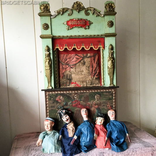 Guignol Puppet Theater w 5 Puppets