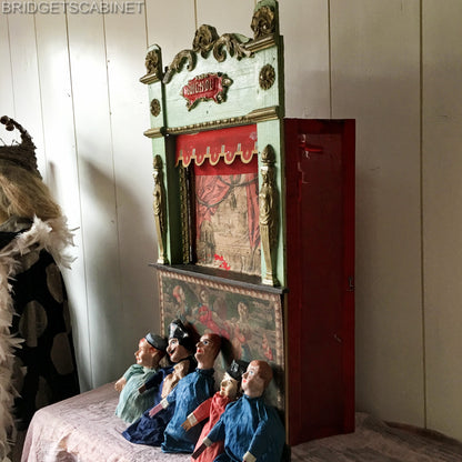 Guignol Puppet Theater w 5 Puppets