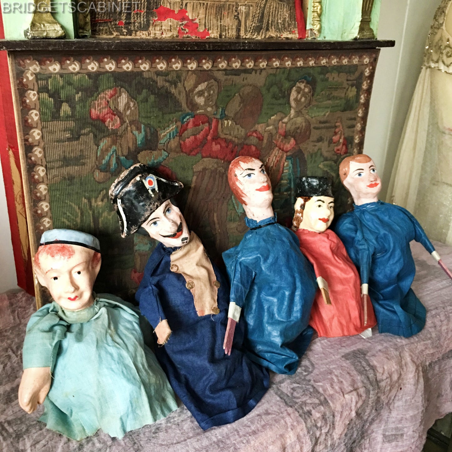 Guignol Puppet Theater w 5 Puppets