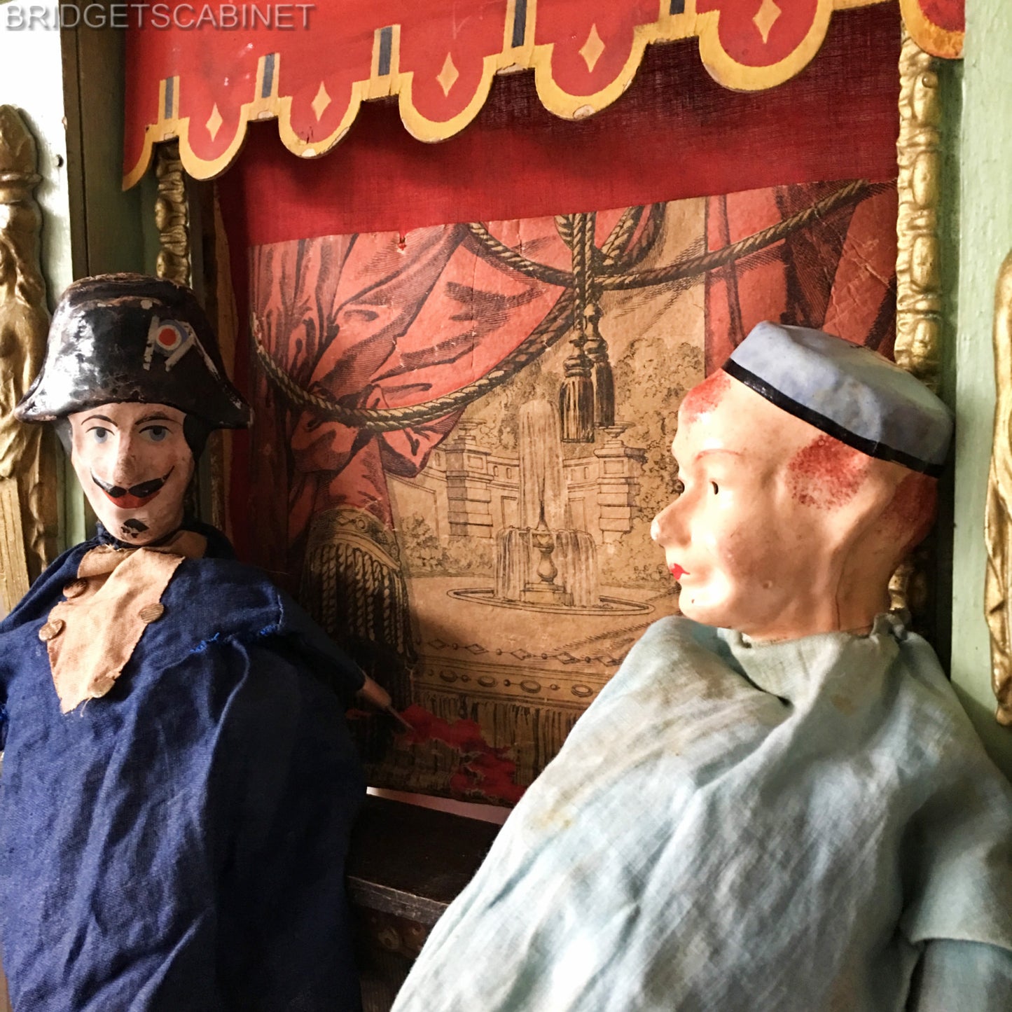Guignol Puppet Theater w 5 Puppets