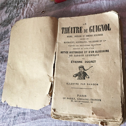 Guignol Puppet Theater w 5 Puppets