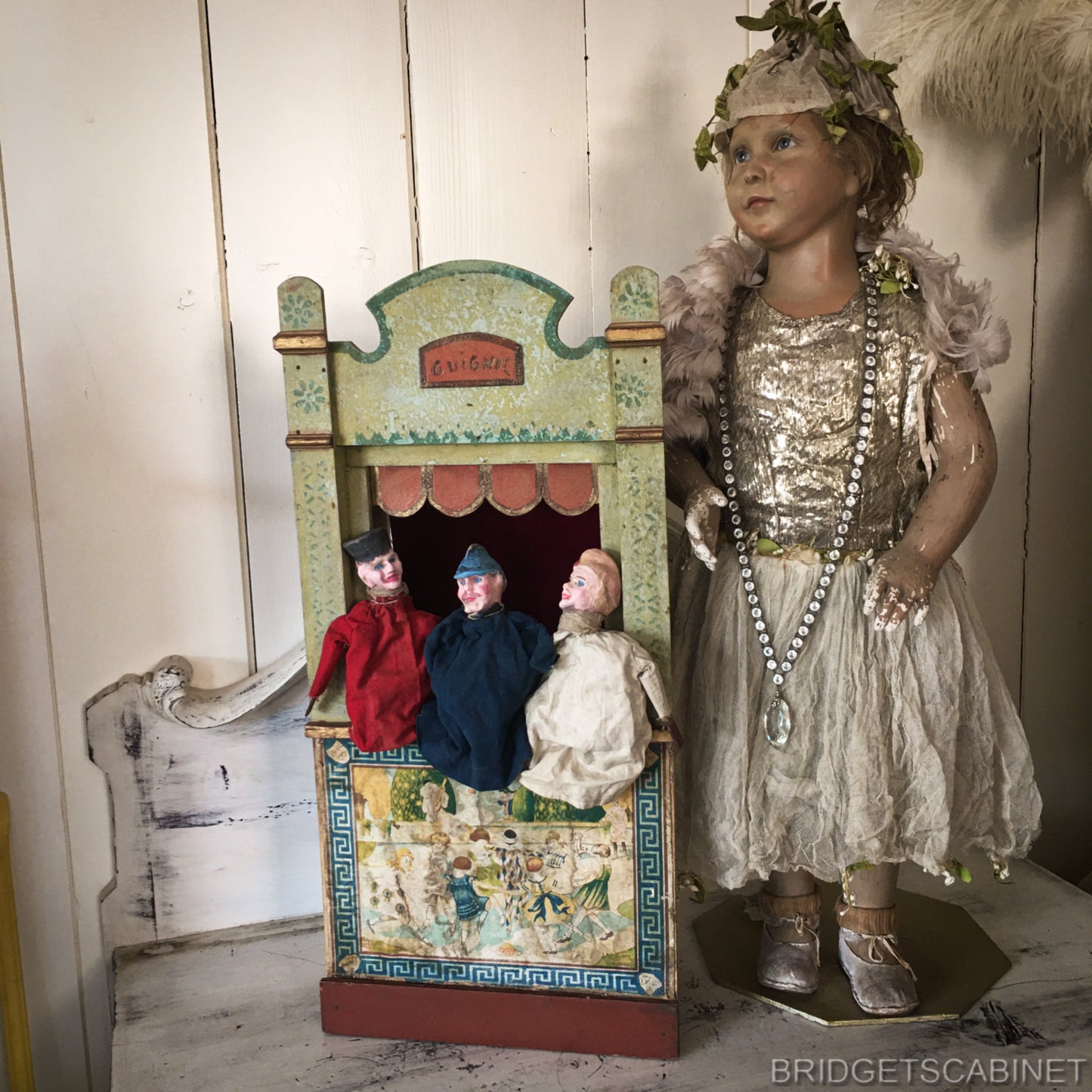 Guignol Puppet Theater with 3 Puppets