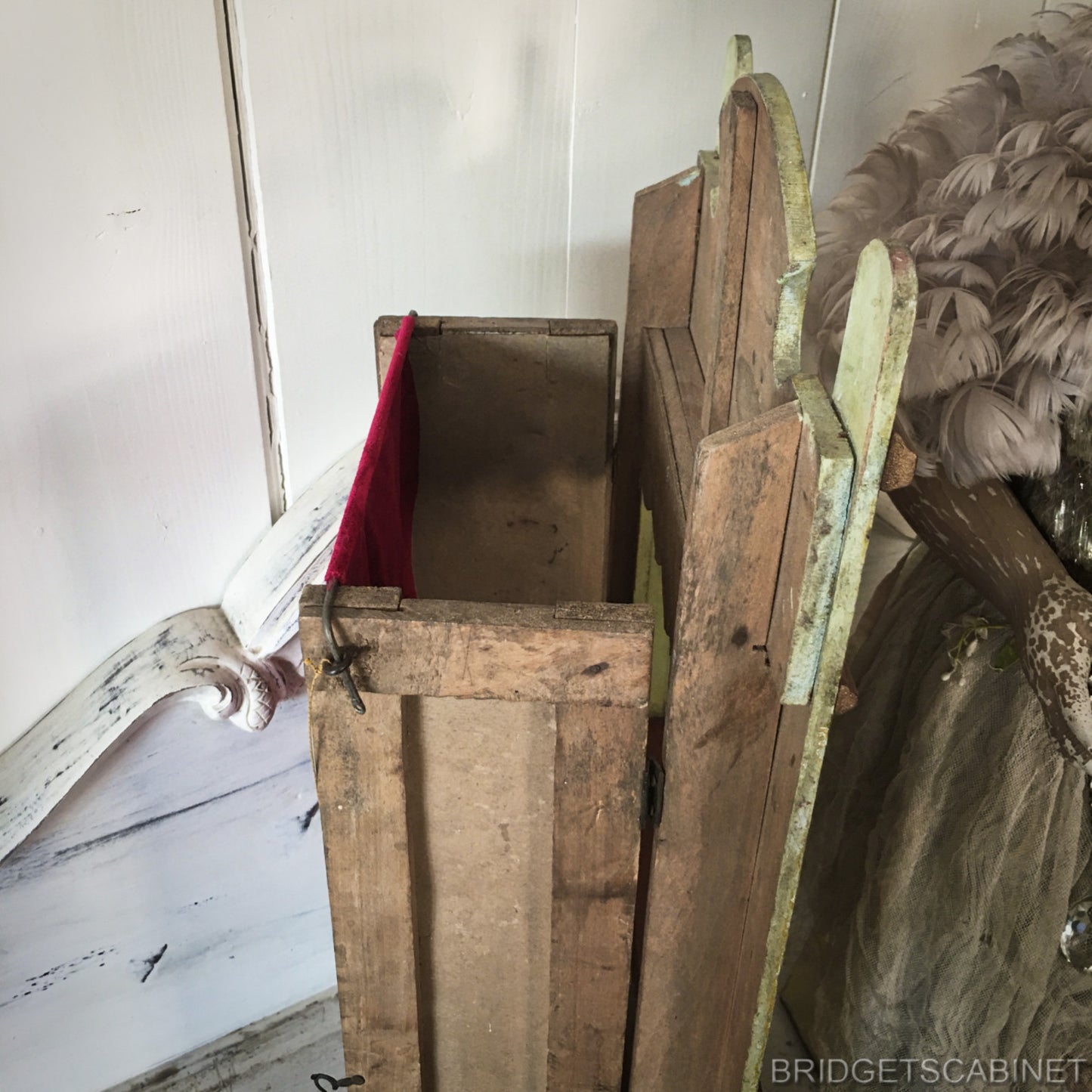 Guignol Puppet Theater with 3 Puppets