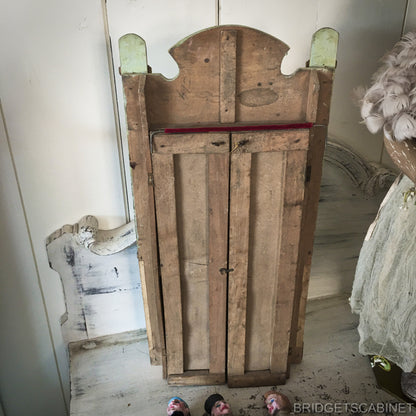 Guignol Puppet Theater with 3 Puppets