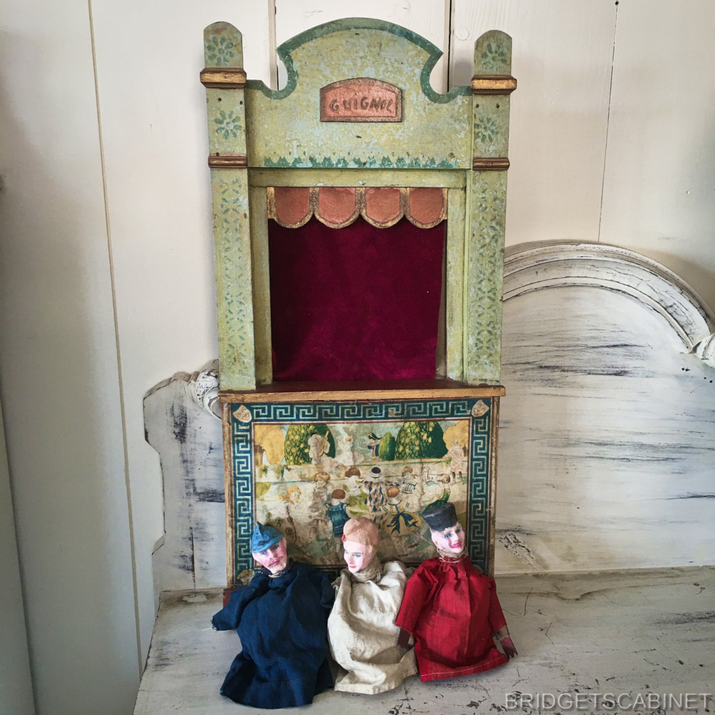 Guignol Puppet Theater with 3 Puppets