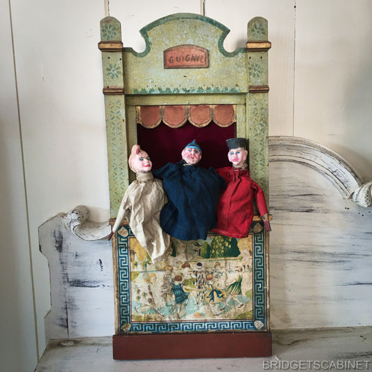 Guignol Puppet Theater with 3 Puppets