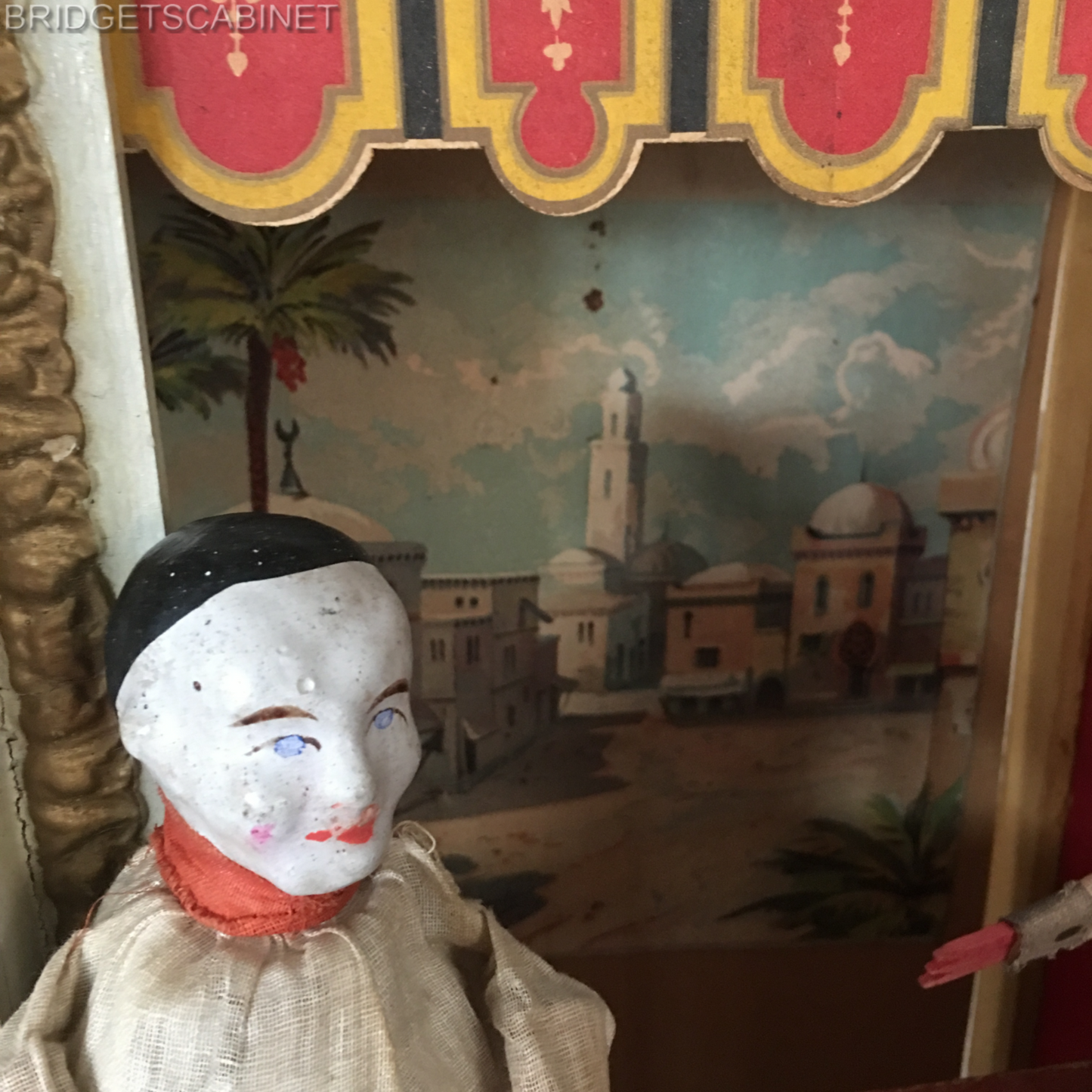 Guignol Puppet Theater 2 Puppets