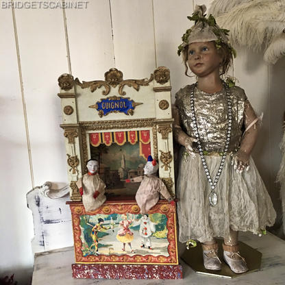 Guignol Puppet Theater 2 Puppets