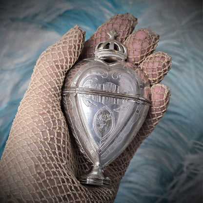 Rare Scandinavian Silver Heart Vinaigrette (Hovedvandsæg)