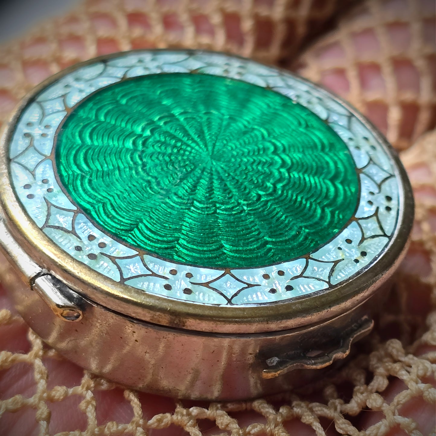 Antique French Guilloché Enamel Powder Compact Art Deco period, circa 1910–1920