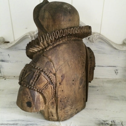 17th Century Wooden Noble Bust Statue