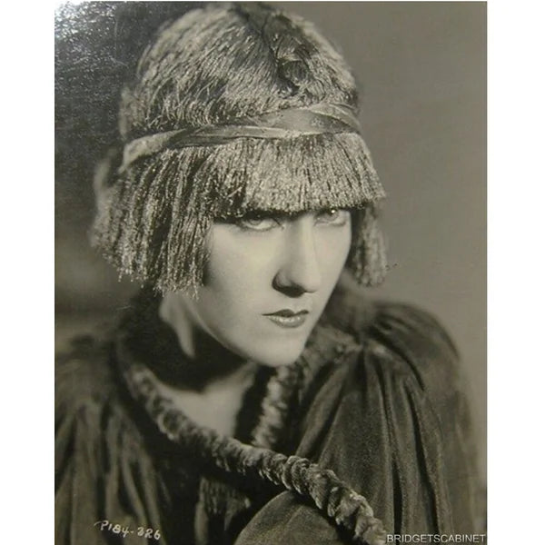 1920s Gold Metal Bullion Flapper Wig